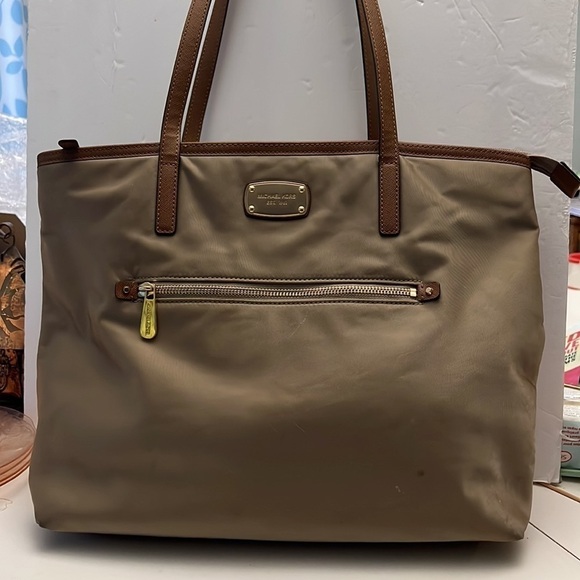 Michael Kors Large Never Used Shoulder Tote Bag - Picture 1 of 10